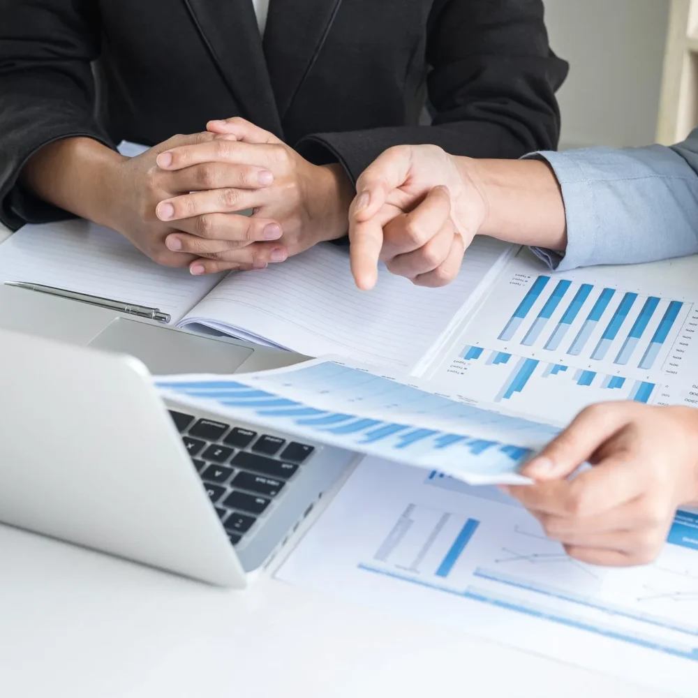 businesswoman-leader-team-conference-on-meeting-presentation-to-planning-investment-project-working_684944c52b99b businesswoman-leader-team-conference-on-meeting-presentation-to-planning-investment-project-working_684944c52b99b
